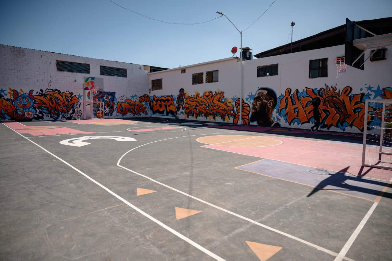 Alcalde de Saltillo entrega rehabilitación de área deportiva en colonia Nazario S. Ortiz Garza