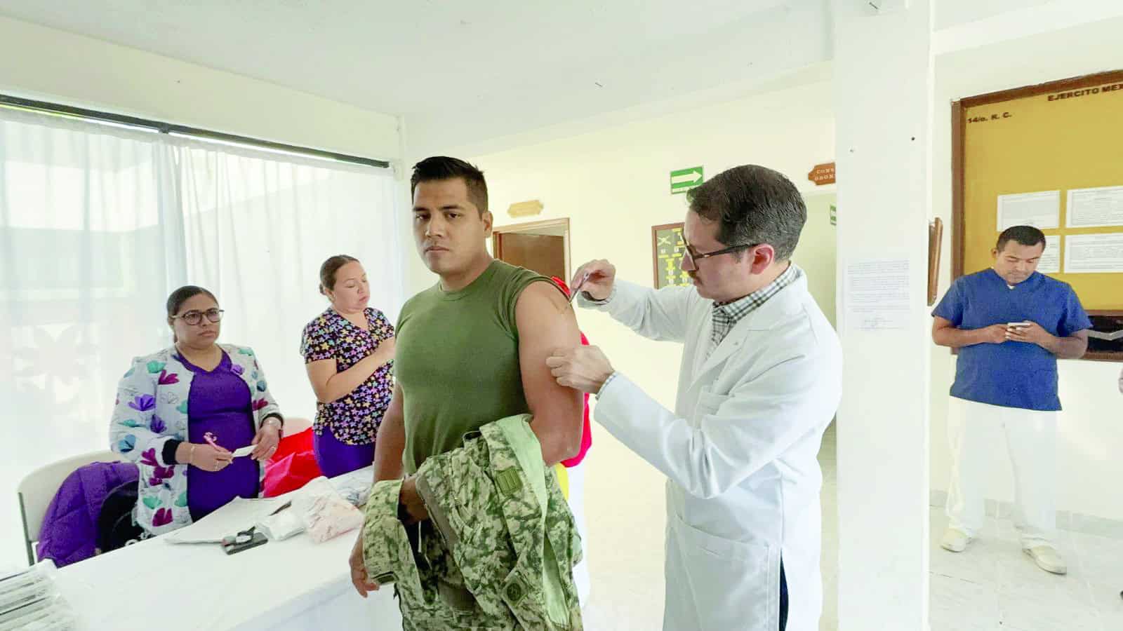 Amplían Cobertura Sanitaria con Vacunación Militar en Coahuila