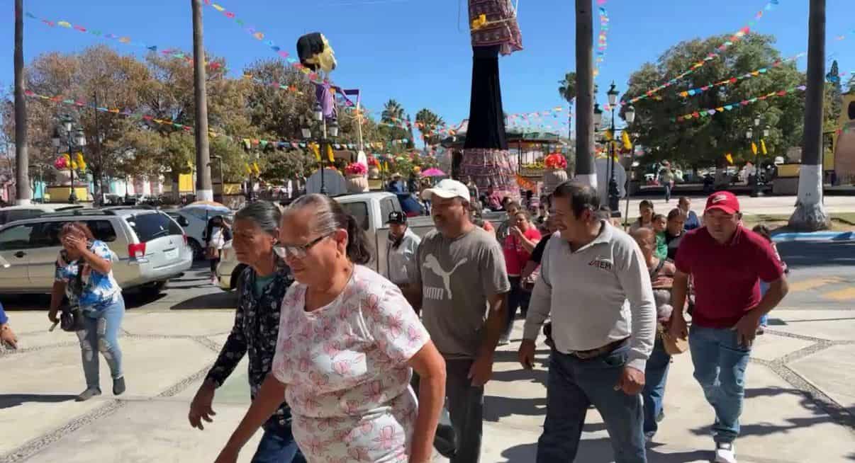 Vecinos de Urbivilla exigen solución al problema de abastecimiento de agua
