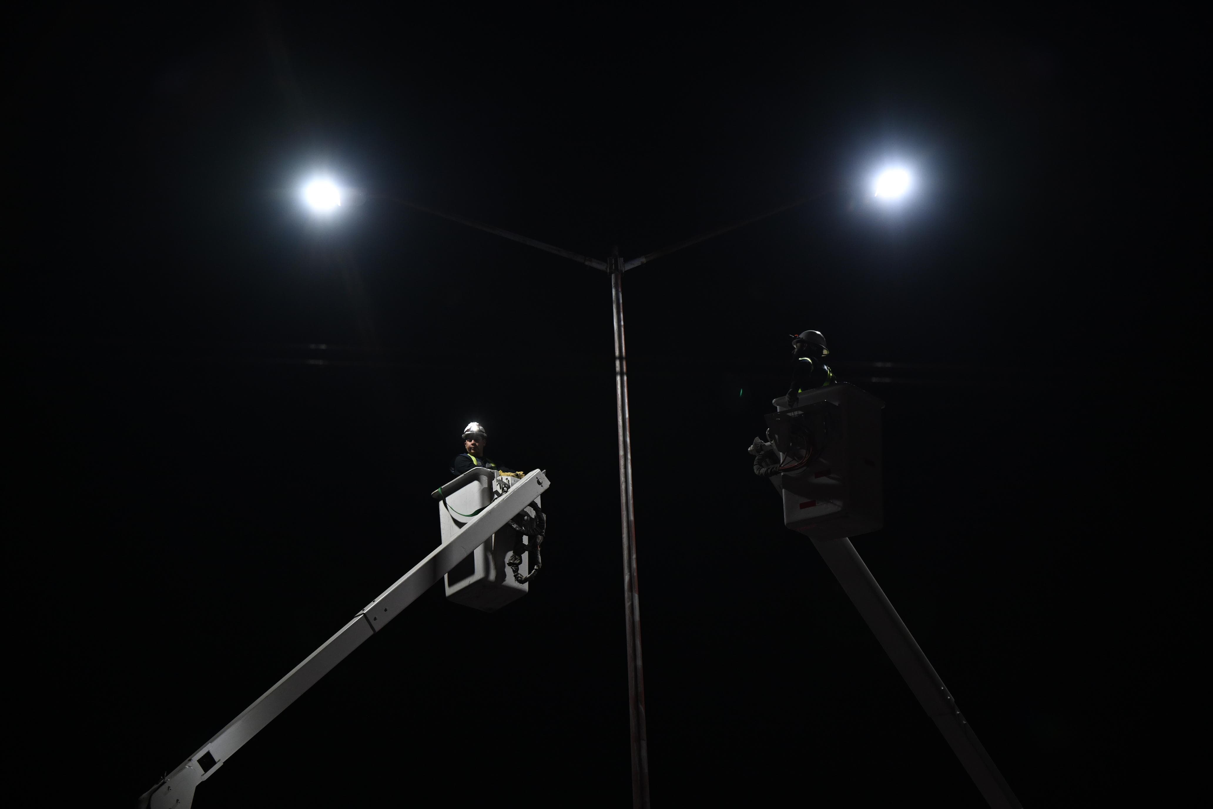 Javier Díaz González inicia modernización del alumbrado en Saltillo