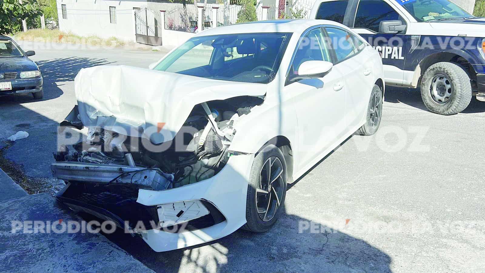 Colisión en puente Harold R. Pape de Monclova deja mujer herida