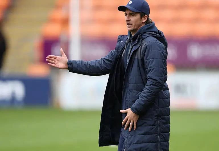 Joey Barton condenado por comentarios ofensivos en redes sociales