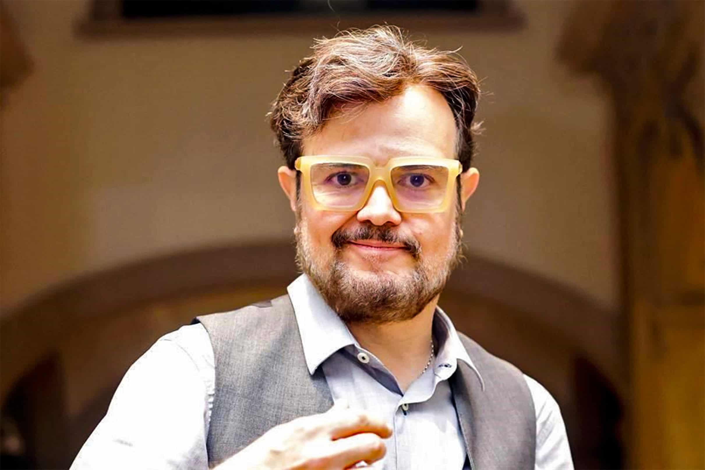 Aleks Syntek se interna en clínica de rehabilitación y enfrenta posible divorcio en medio de escándalo personal