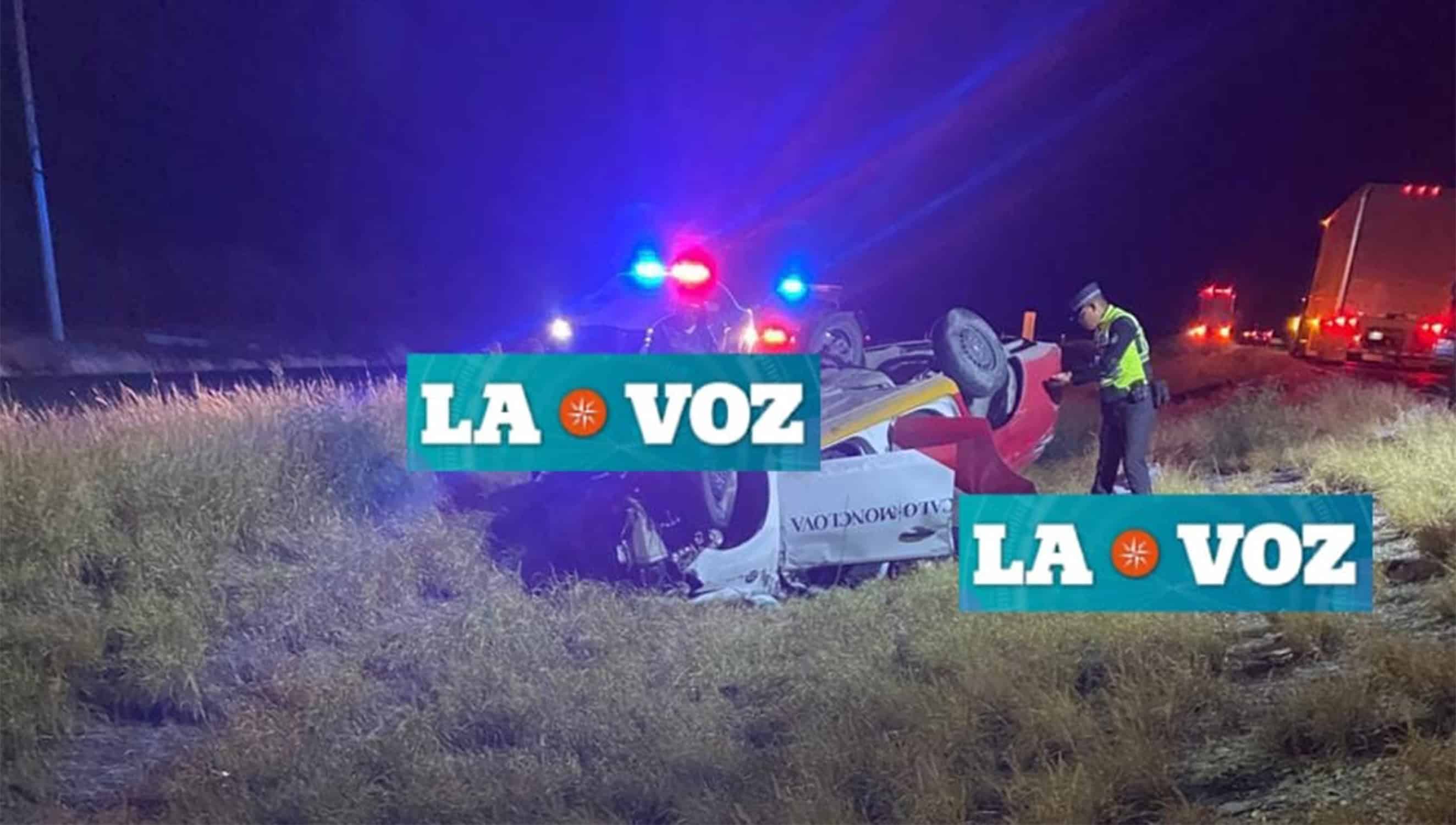Vuelca repartidor por culpa de vaca en la carretera 57