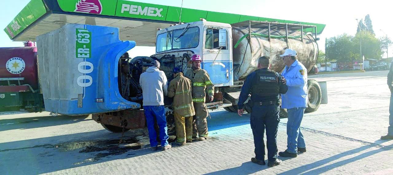 Incendio controlado en gasolinera de Melchor Múzquiz