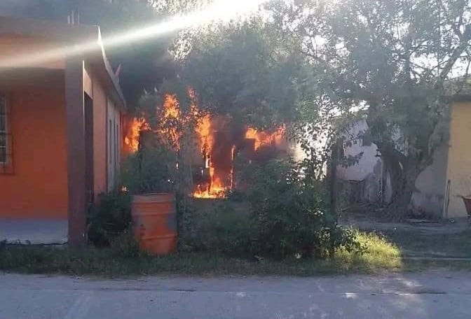 Bomberos de Morelos acuden en apoyo para sofocar incendio en Allende