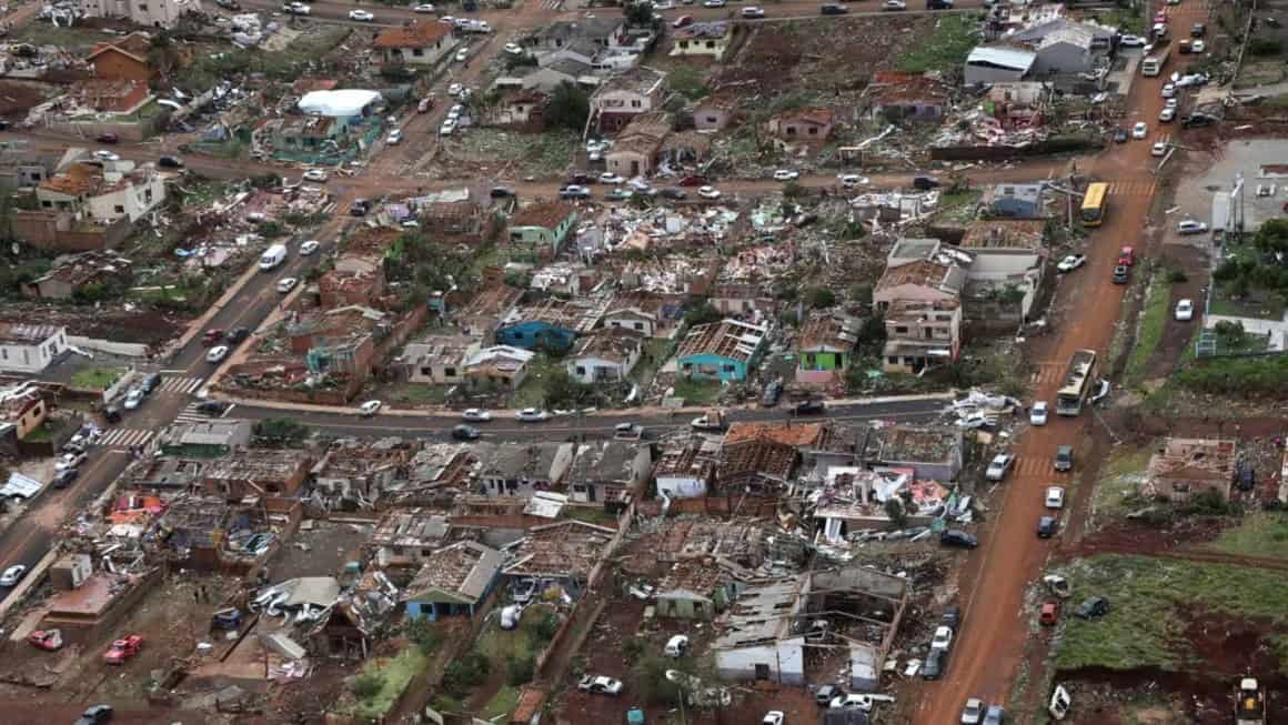 Tornado sin precedentes golpea Paraná, Brasil