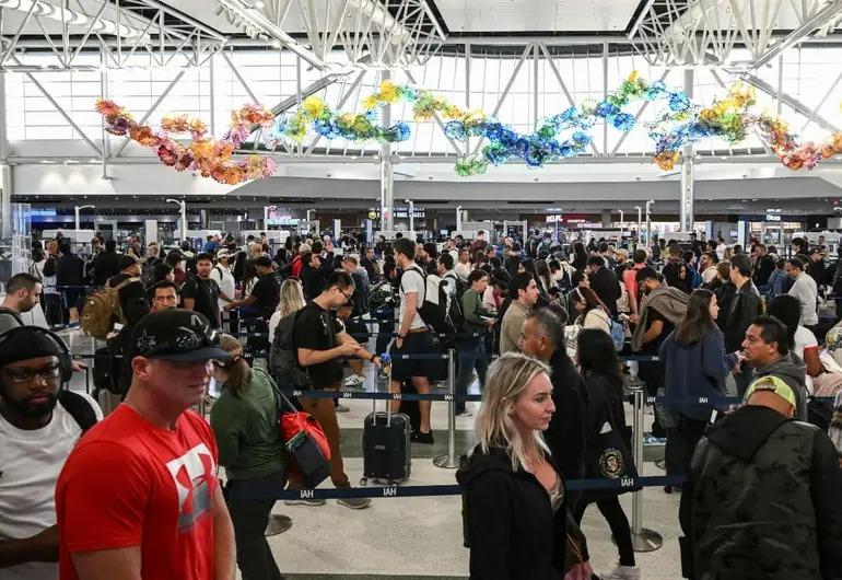 Cancelación masiva de vuelos ante la proximidad de Acción de Gracias