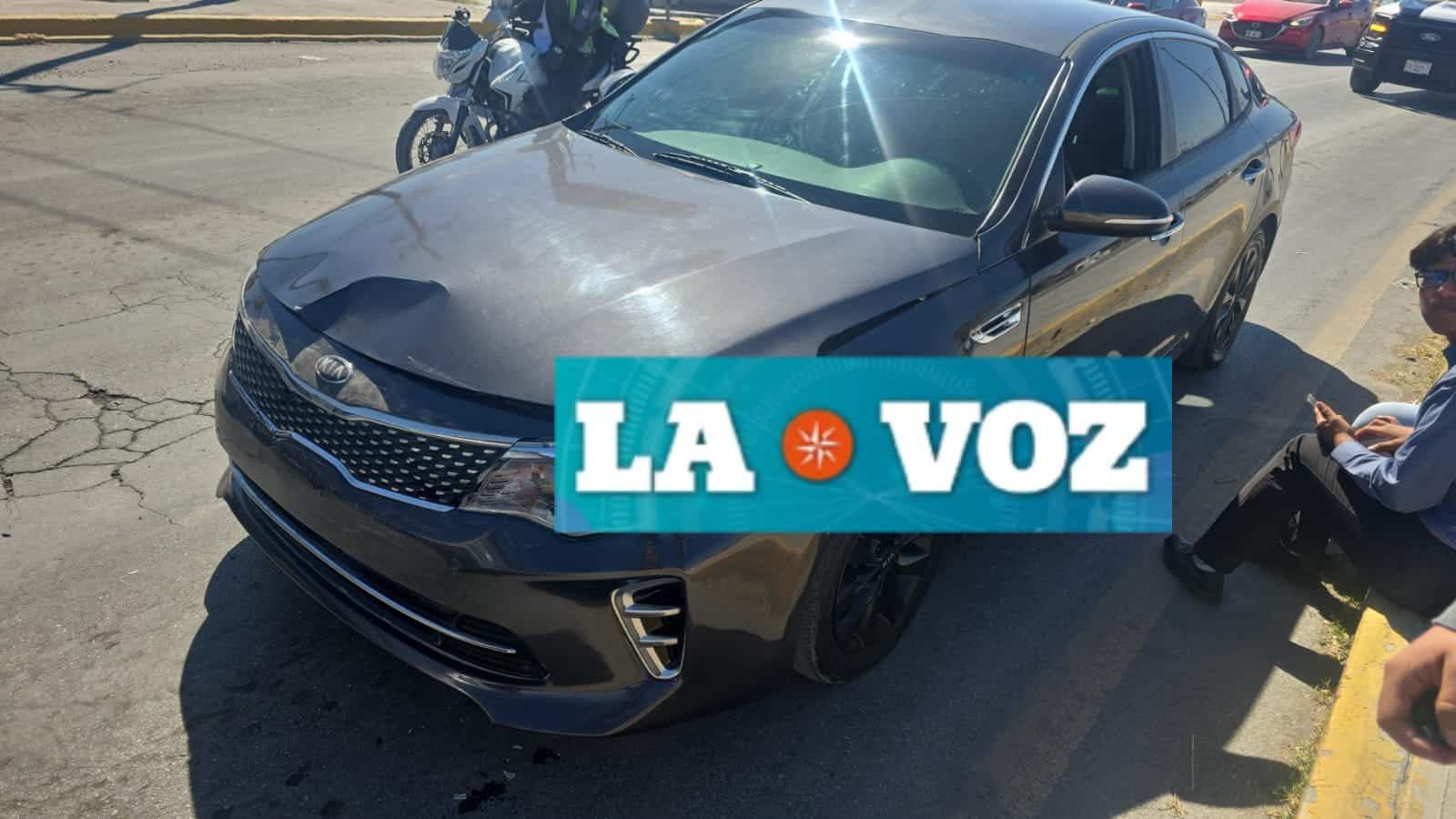Accidente por choque por alcance en Monclova causa daños materiales