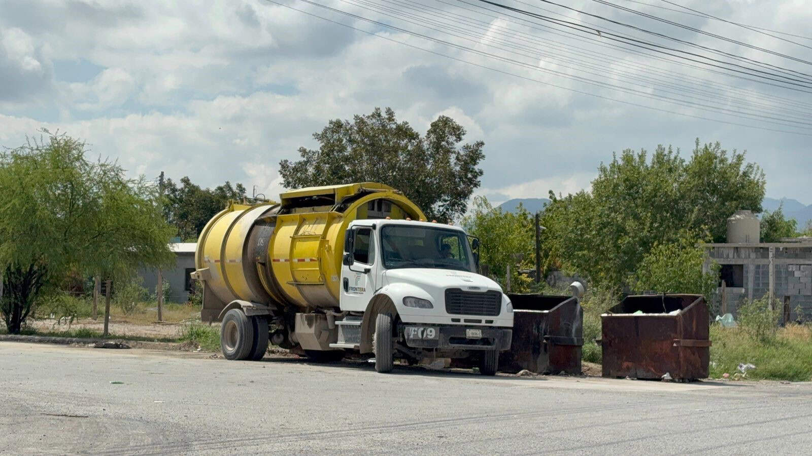 Sara Irma Pérez Cantú informa sobre inversión en unidades de limpieza en Frontera