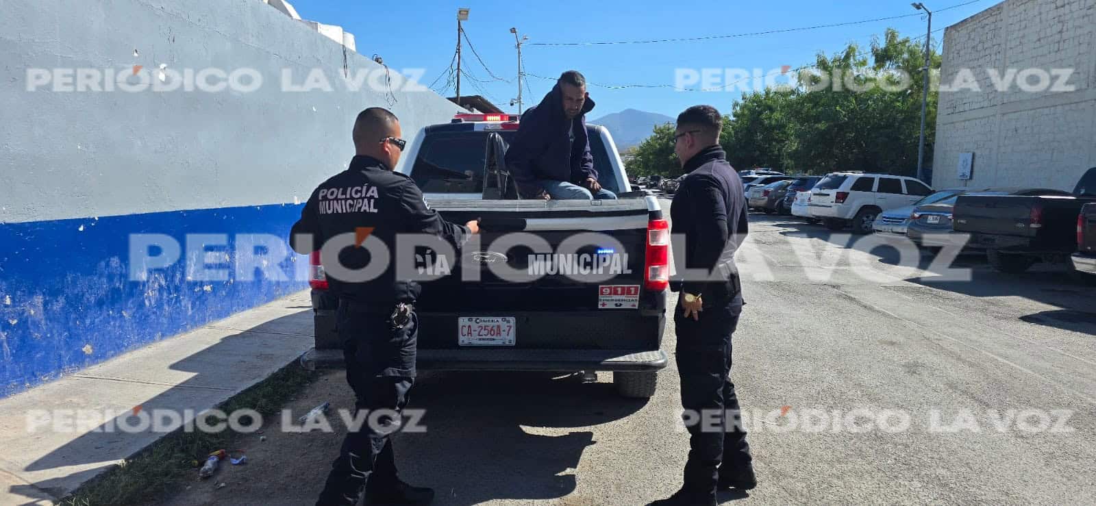 Policía Municipal sorprende a recolector de aluminio inhalando sustancias en Monclova