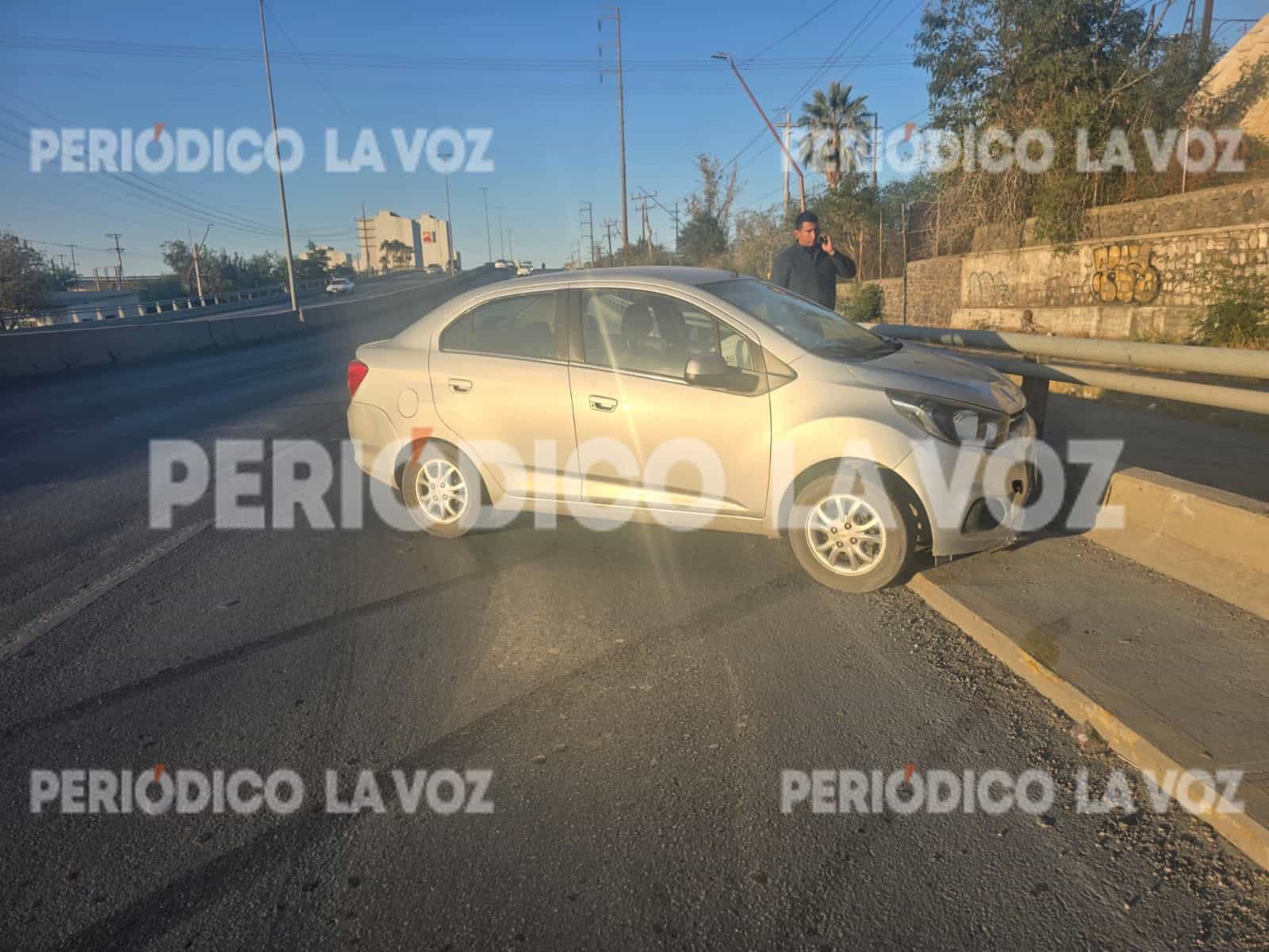 Accidente vehicular en Monclova: un Chevrolet se estrella en el bulevar Harold R. Pape