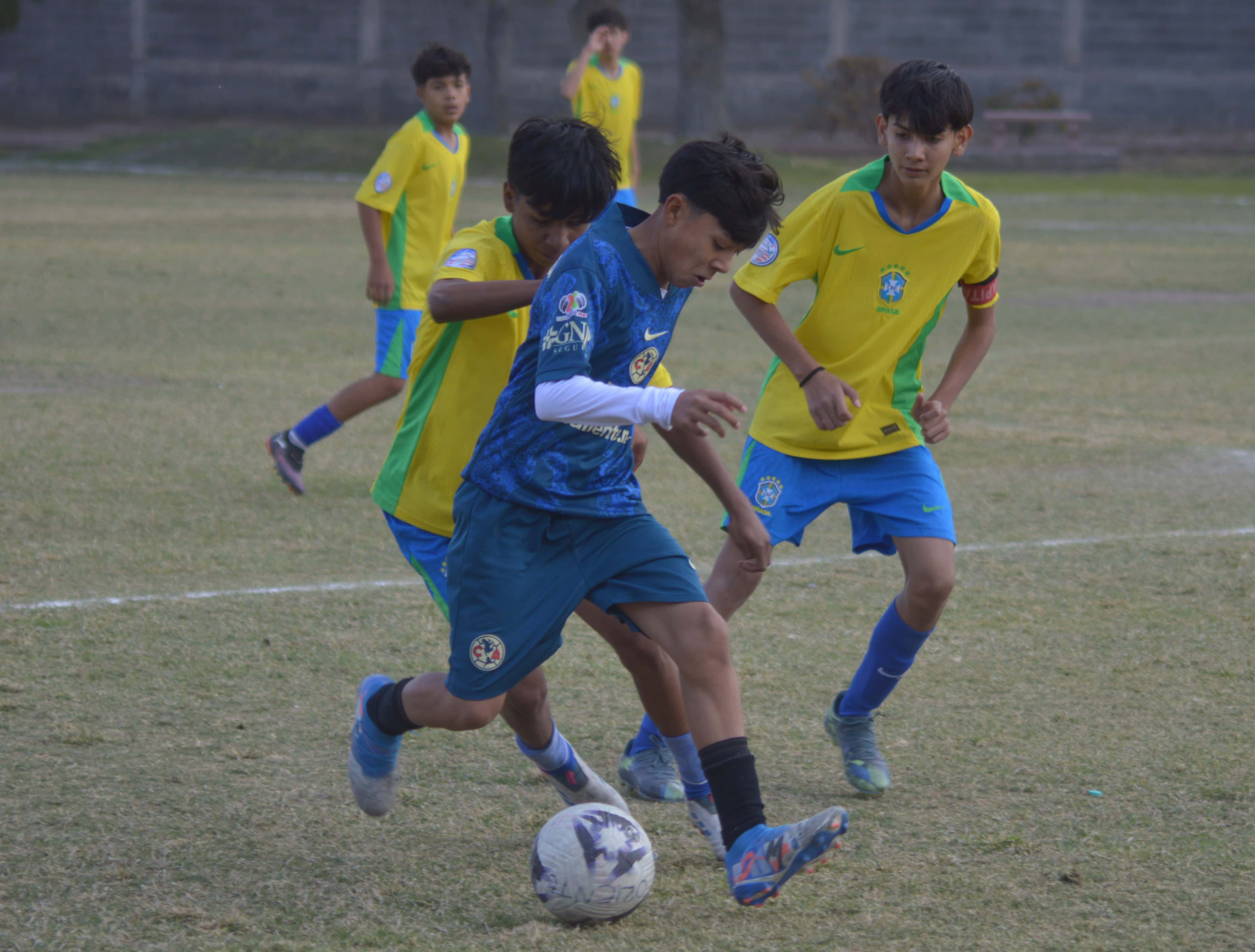 Emiliano Meza guía al Sector Oriente a una victoria 8-0 sobre CF Apaches