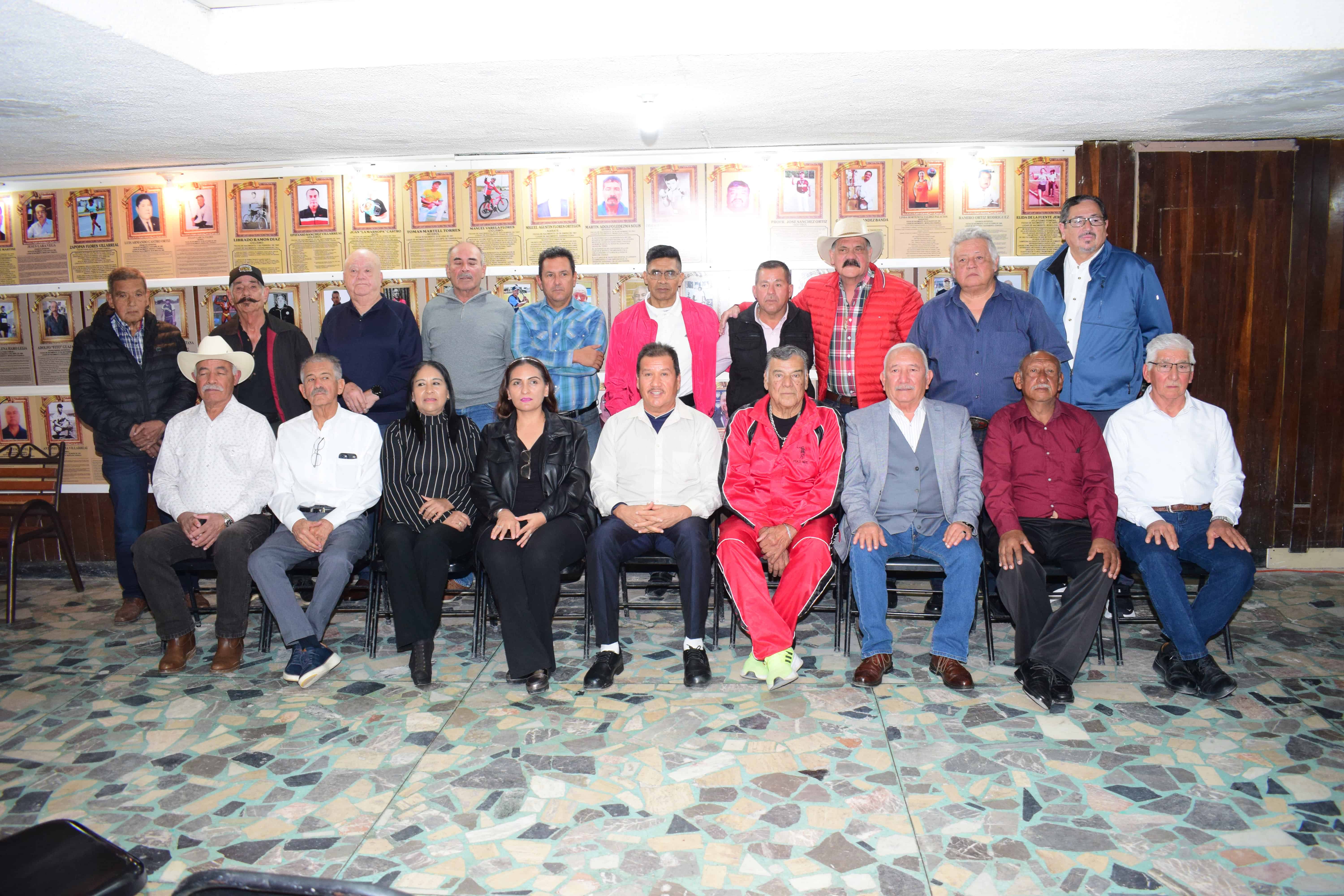 Emotiva ceremonia entroniza a nuevos miembros del Salón de la Fama en Monclova