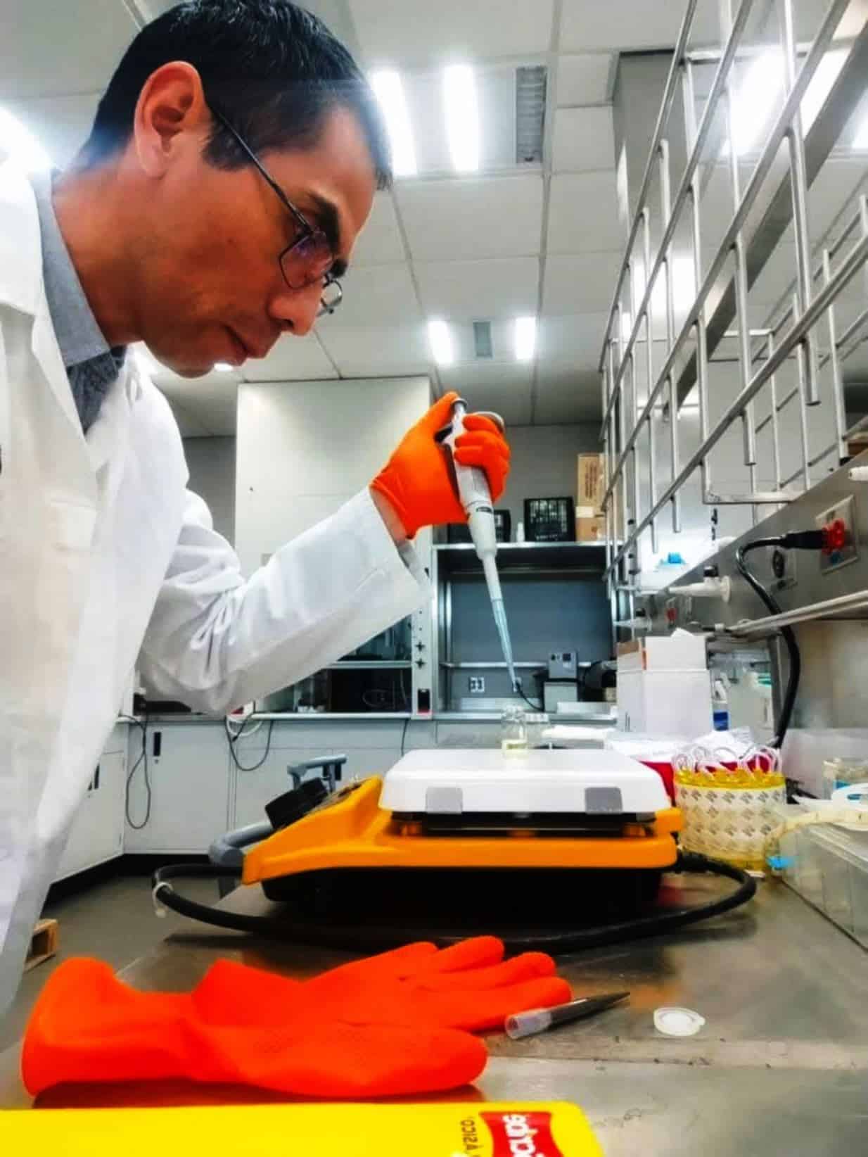 Reconocen al profesor Miguel Rosales Guzmán por investigación internacional en química