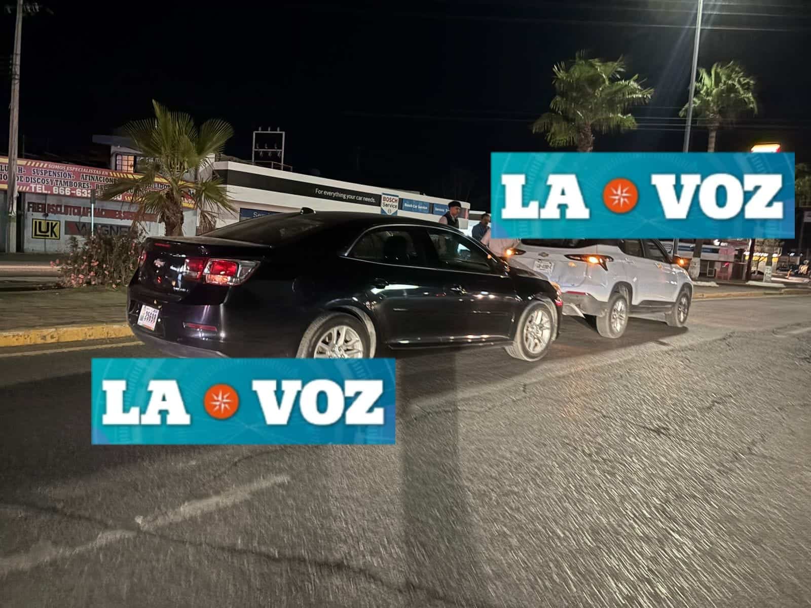 Choque por alcance en Monclova deja daños en vehículos