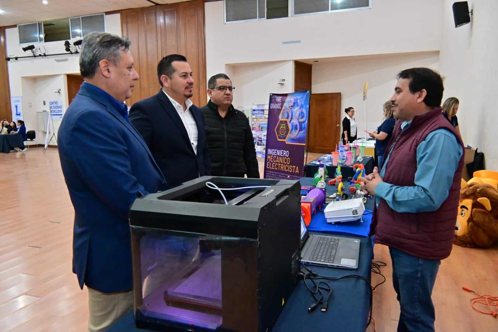 Javier Flores Rodríguez inaugura Expo Oferta Educativa UAdeC 2025
