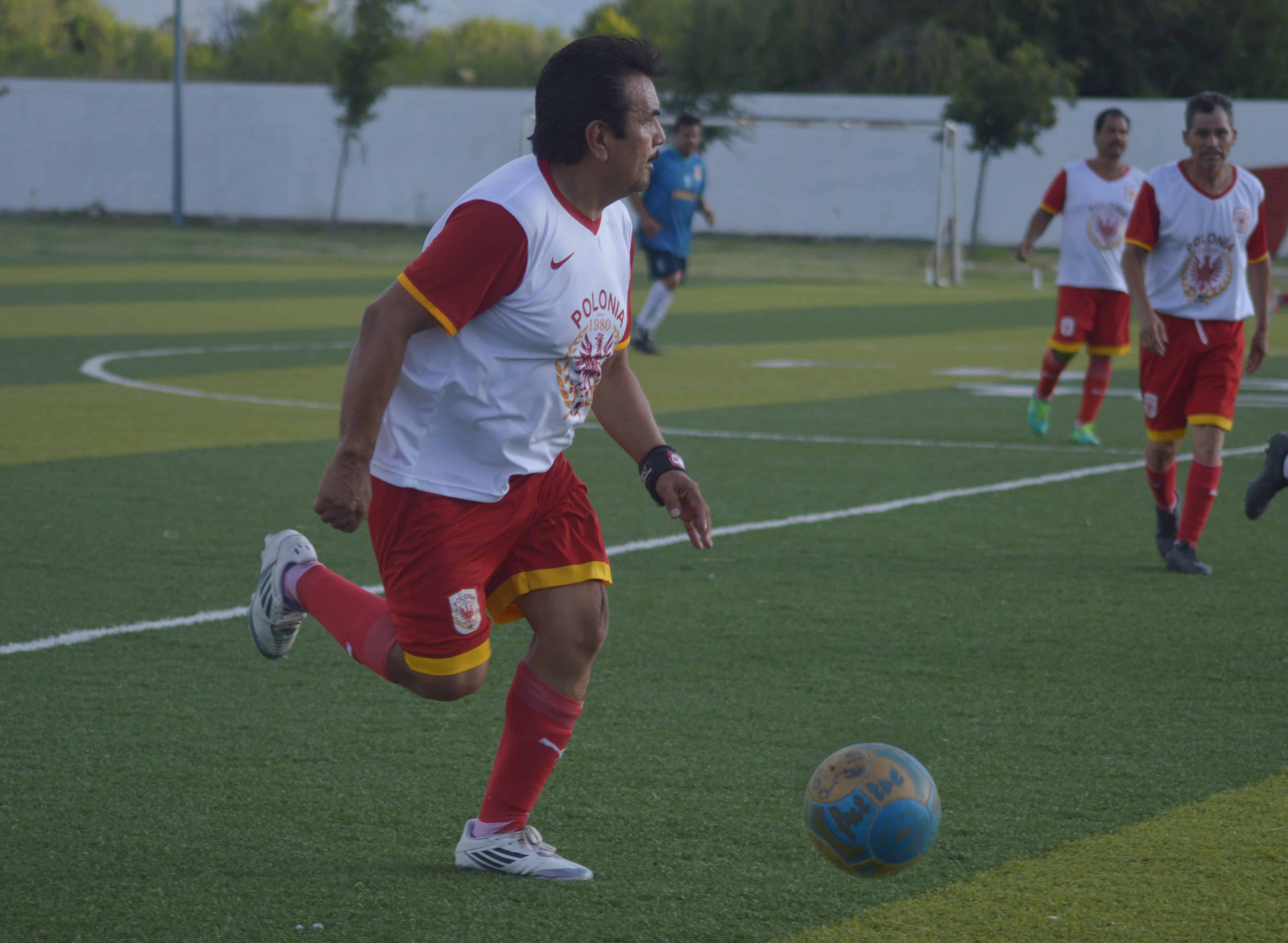 Polonia cierra la Liga Master-Oro 48 años con goleada sobre Real San Buena