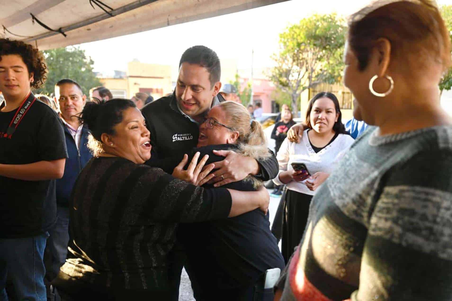 Javier Díaz González inicia pavimentación en Nuevo Mirasierra, Saltillo