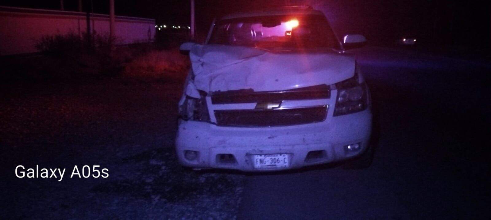 Accidente vial en Barroterán: camioneta impacta un equino suelto