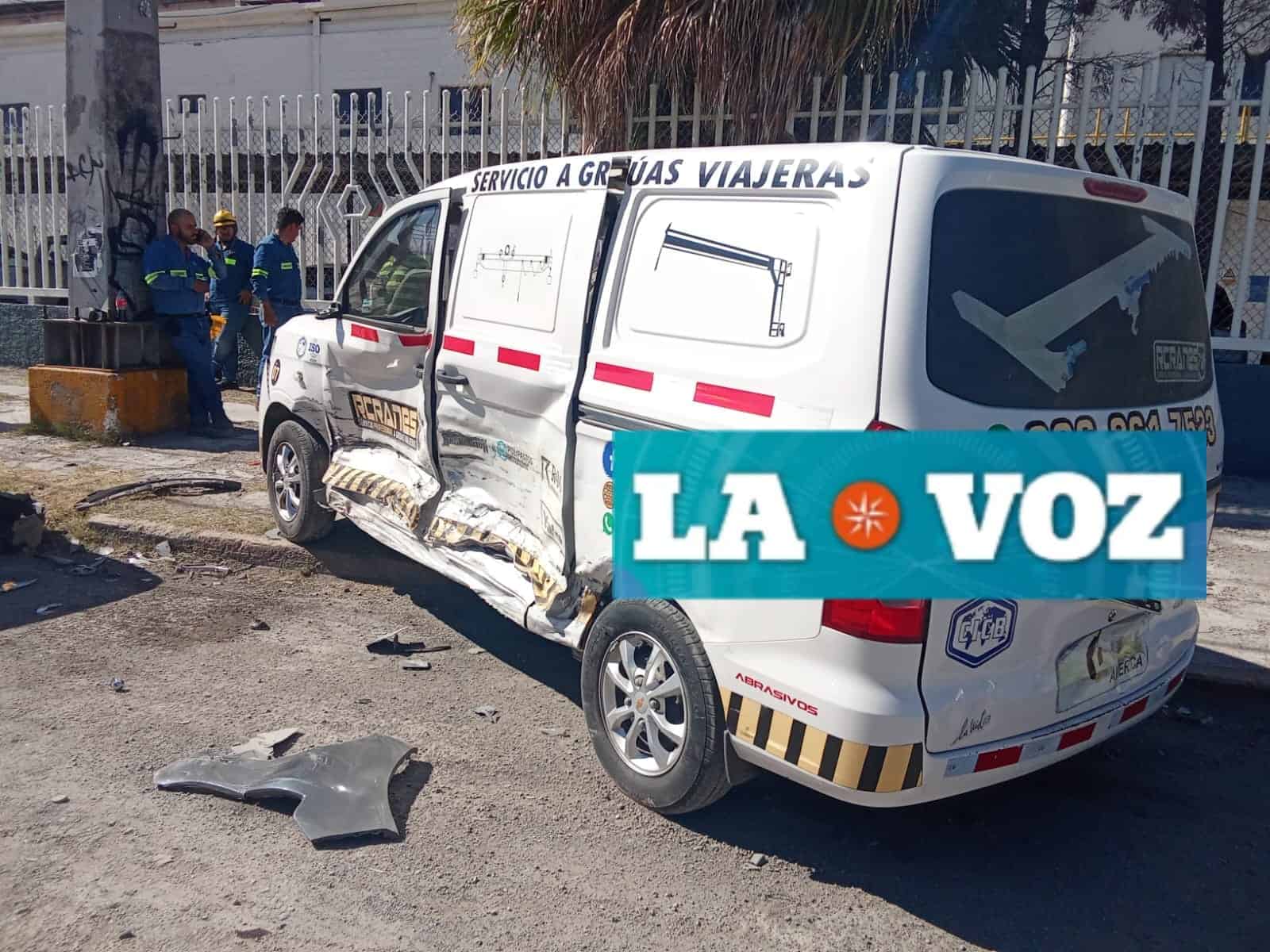 Por corretear a quien lo chocó, deja dominó de autos dañados
