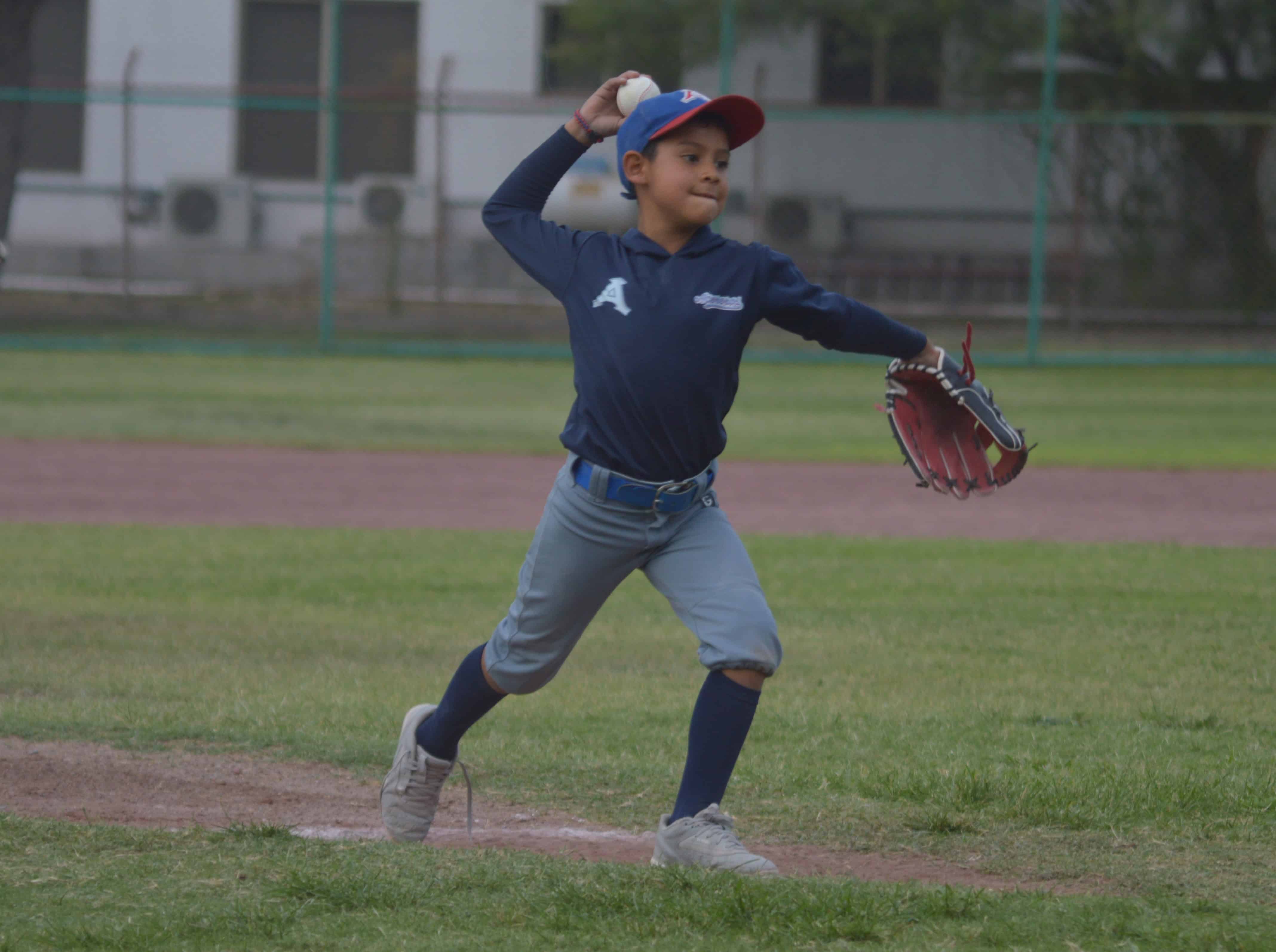 Intensa jornada de béisbol en Monclova