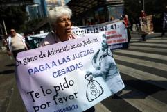 Jueces cesados en México protestan por indemnización y pensiones