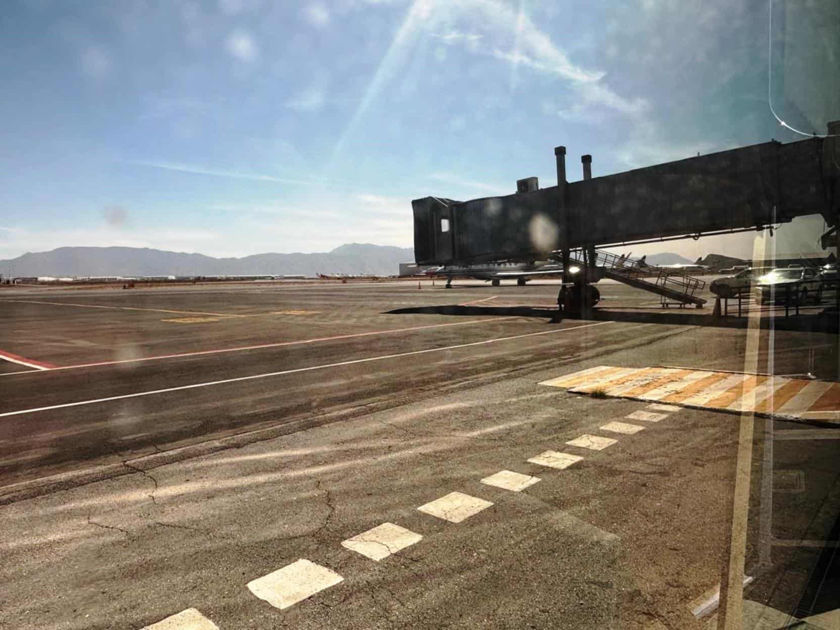 Manolo Jiménez anuncia nueva ruta aérea Saltillo-Cancún