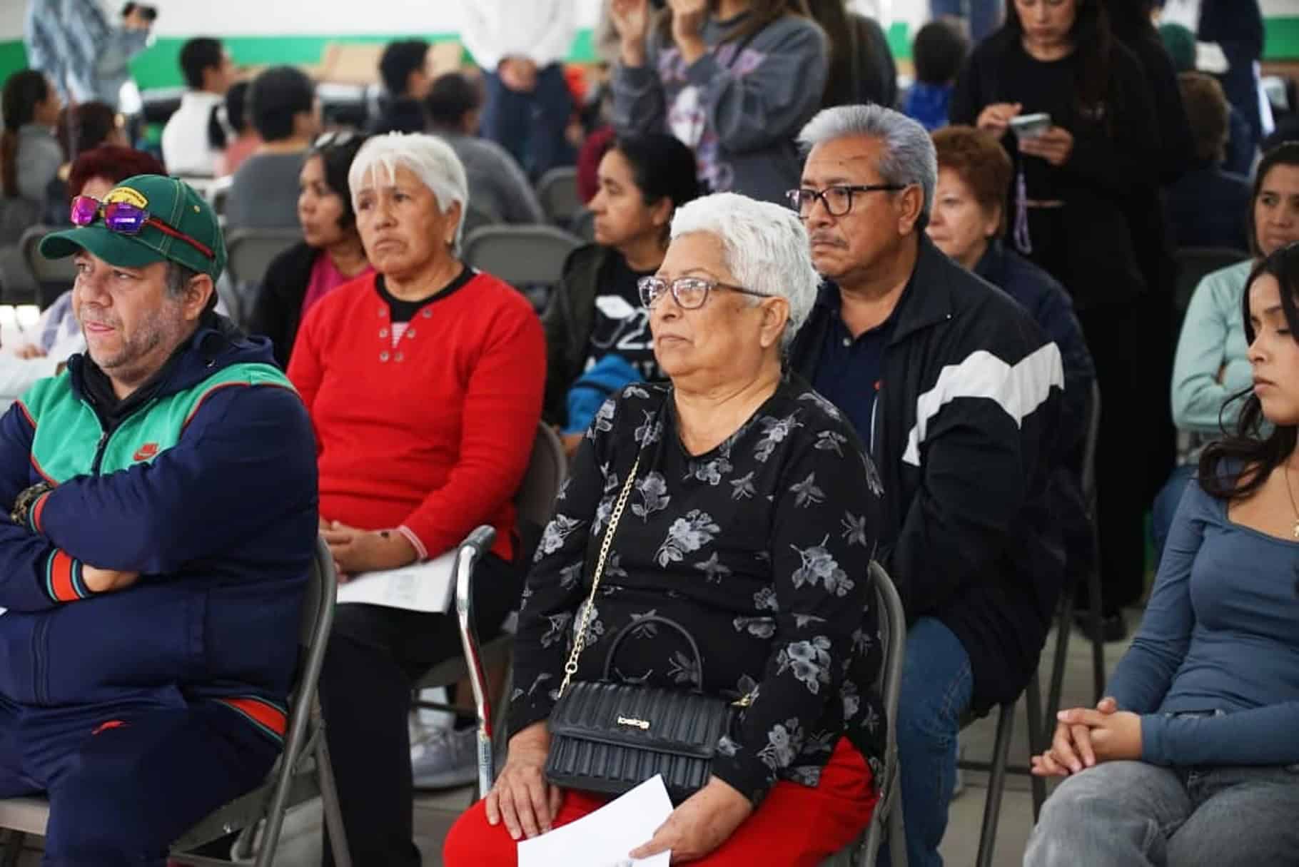 Club Rotarios entrega 23 sillas de ruedas a saltillenses con discapacidad