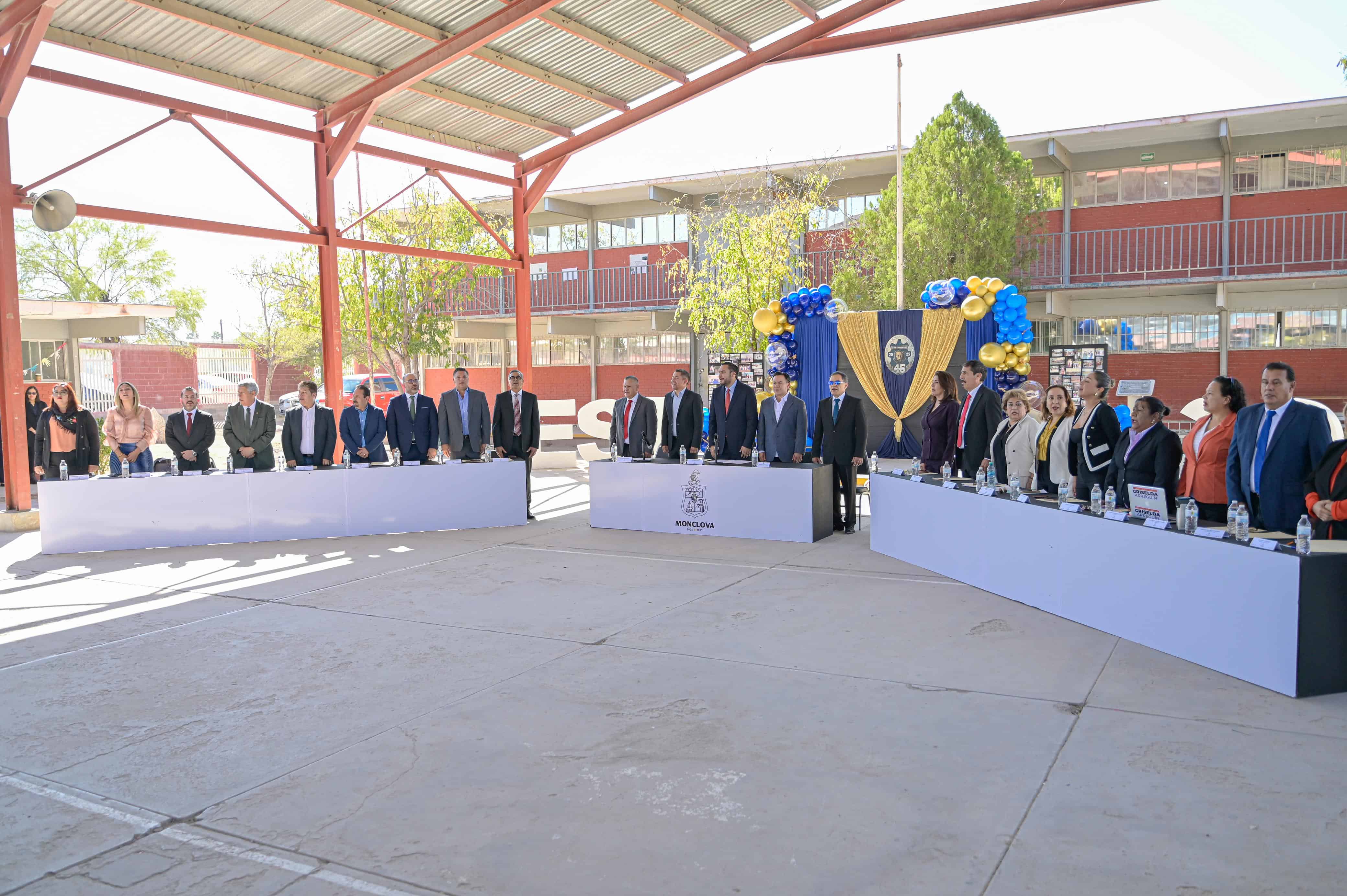 Monclova reconoce a docentes en aniversario de la Secundaria Técnica No. 39