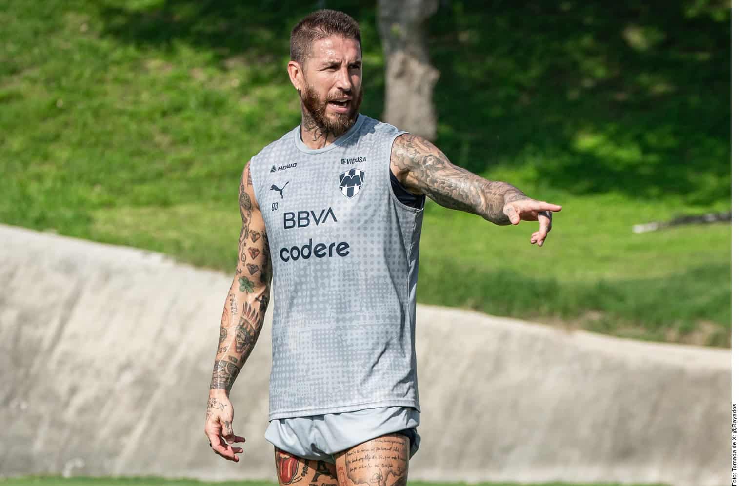 Sergio Ramos se reintegra a Rayados después de su paso por los Latin Grammys