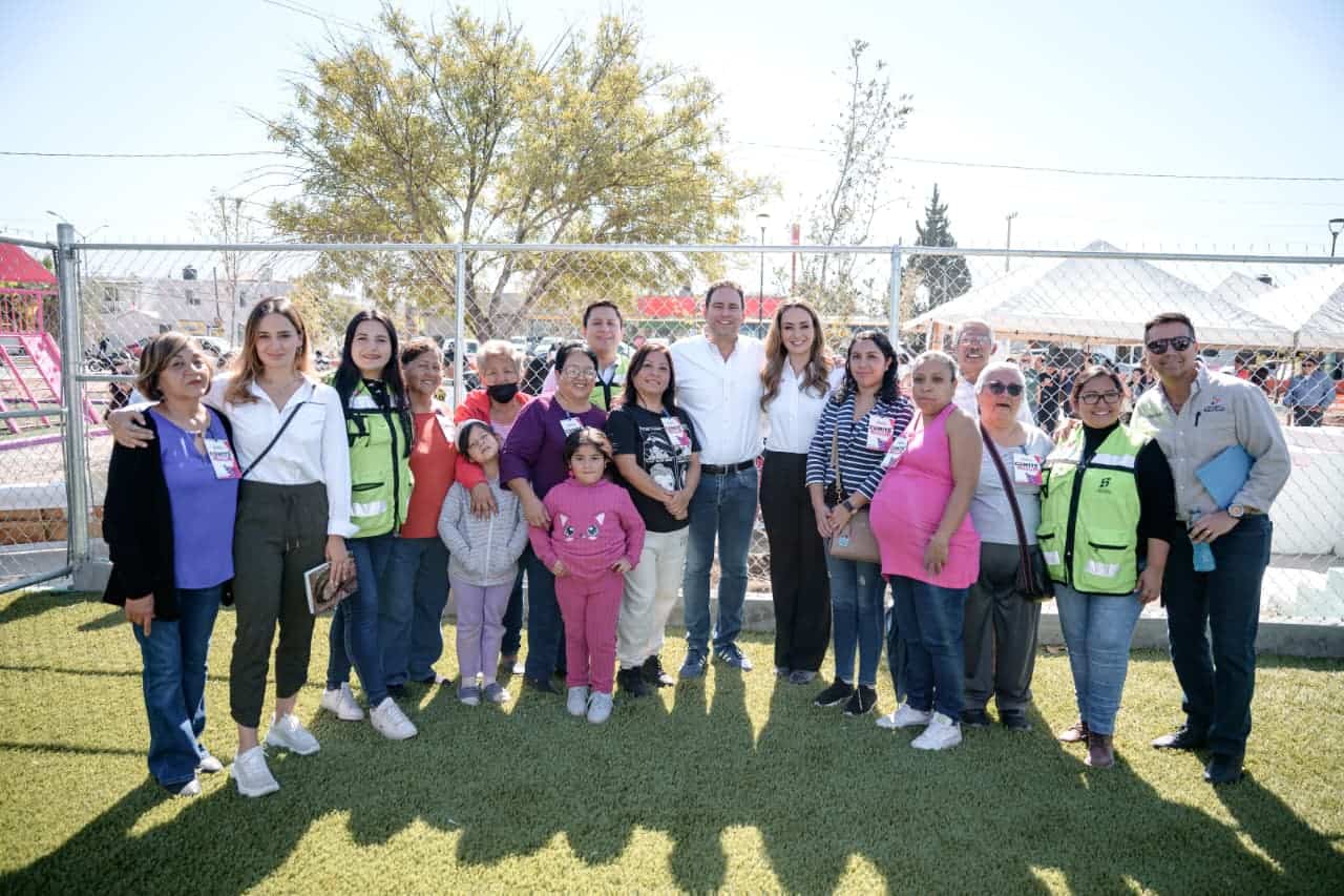 Javier Díaz González entrega rehabilitación de plaza en Saltillo