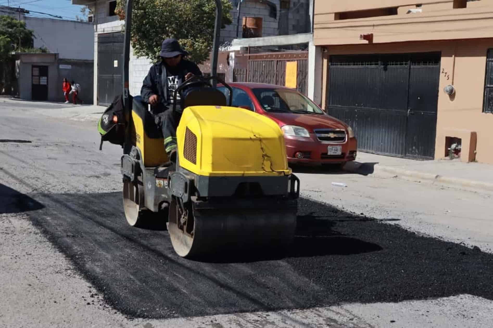 Saltillo refuerza su programa de bacheo en calles de la ciudad