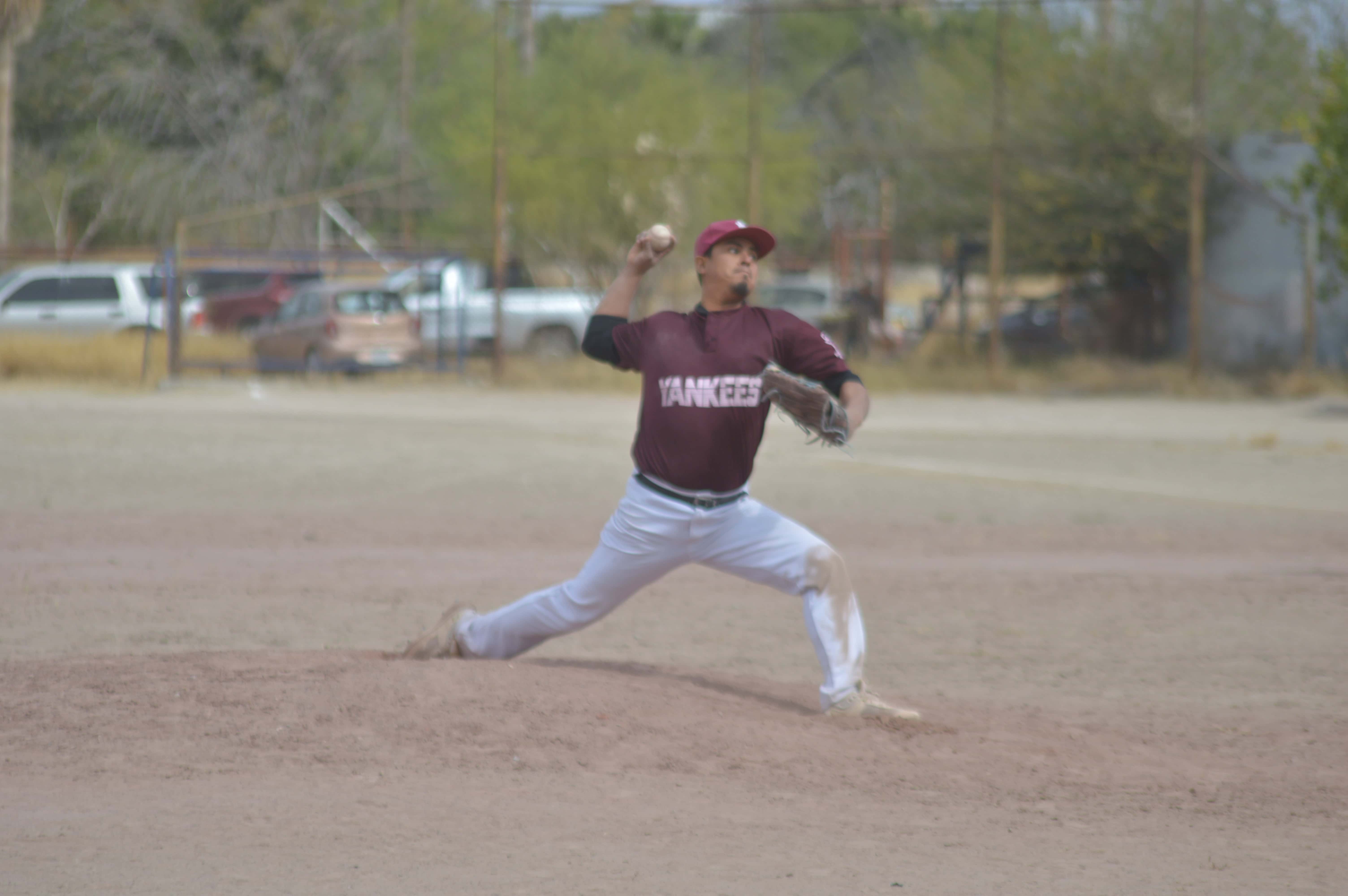 Padres y Yankees disputan la final de la Liga de Béisbol Gilberto Felán Reyes en Monclova