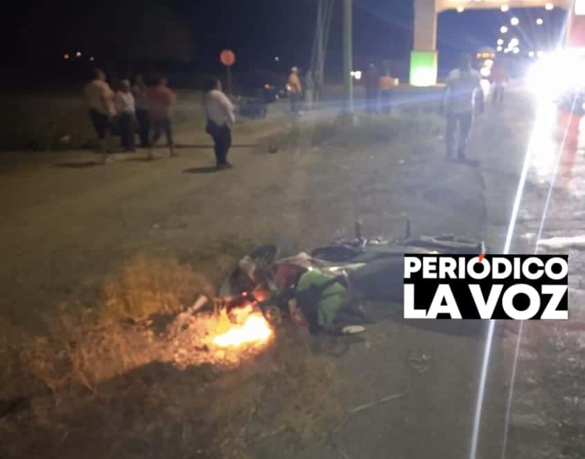 Mujer pierde la vida tras chocar moto contra los arcos de Nadadores