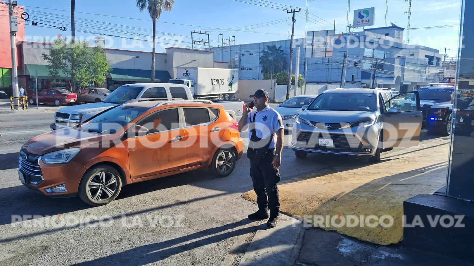 Choque por alcance en Monclova: daños materiales en bulevar Benito Juárez