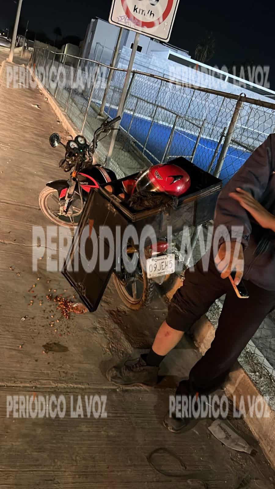 Monclova: motociclista de 40 años sufre caída en avenida Constitución