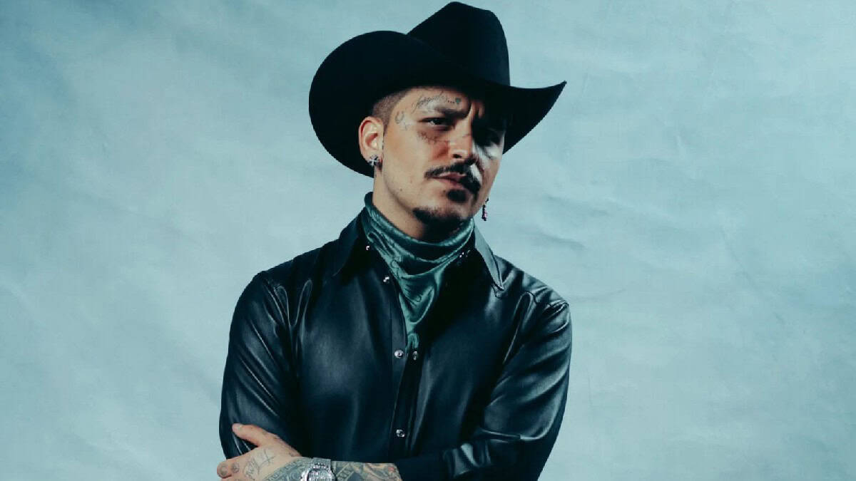 Christian Nodal pide contrato justo a Universal Music tras resolución judicial