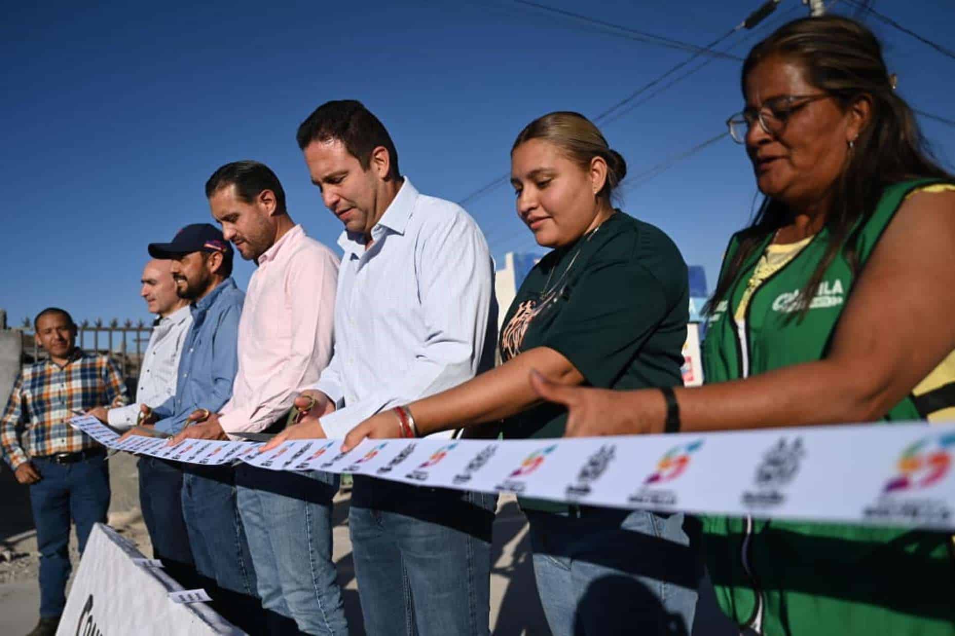 Javier Díaz González entrega pavimentación en La Gloria: mejora la calidad de vida