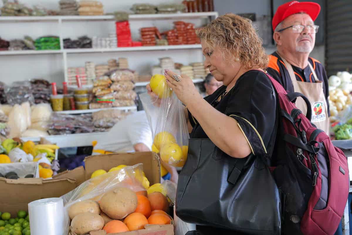 Oscar Mario Medina Martínez solicita apoyo a empresarios en Monclova