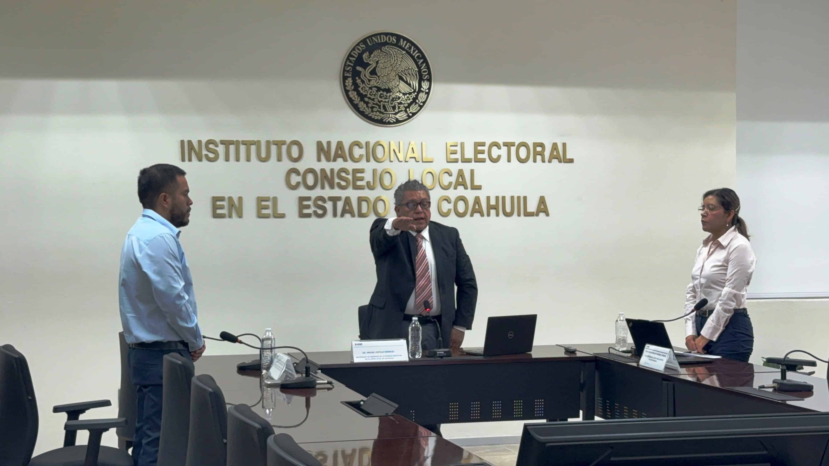 Miguel Castillo Morales toma protesta como encargado del INE en Coahuila