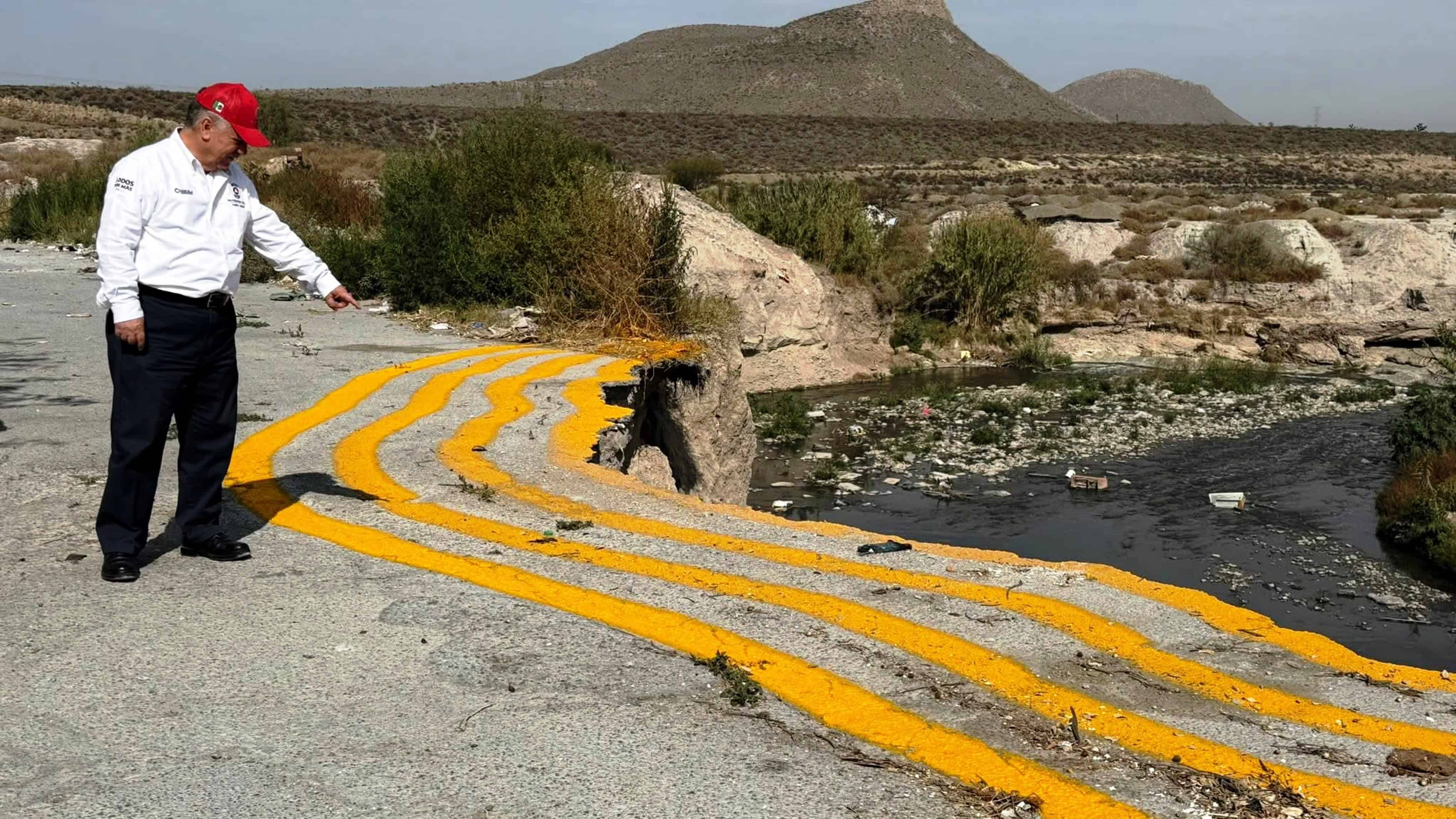 Deslizamiento de talud afecta vialidad en Ramos Arizpe: Protección Civil toma medidas