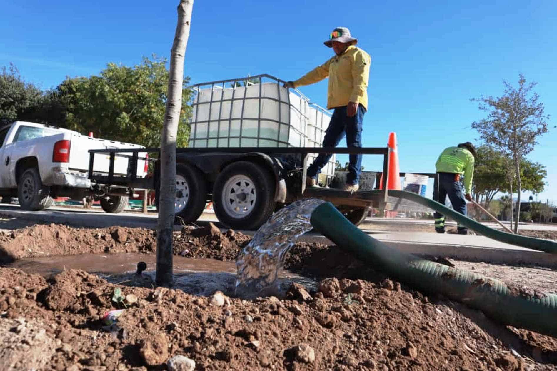 Saltillo utiliza agua tratada para el mantenimiento de áreas verdes