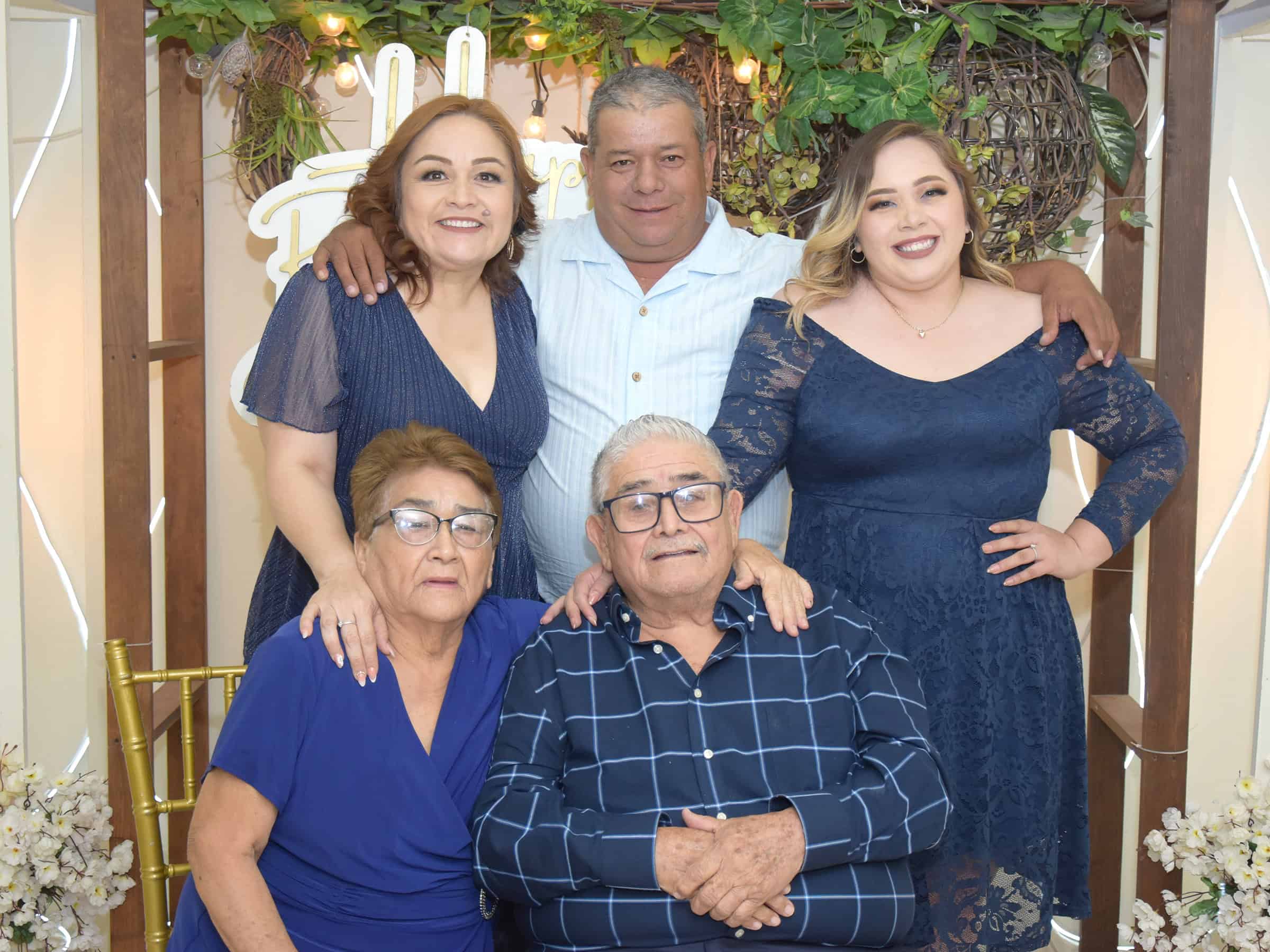 Don Rafael Martínez Garza celebra su cumpleaños 80 en Monclova