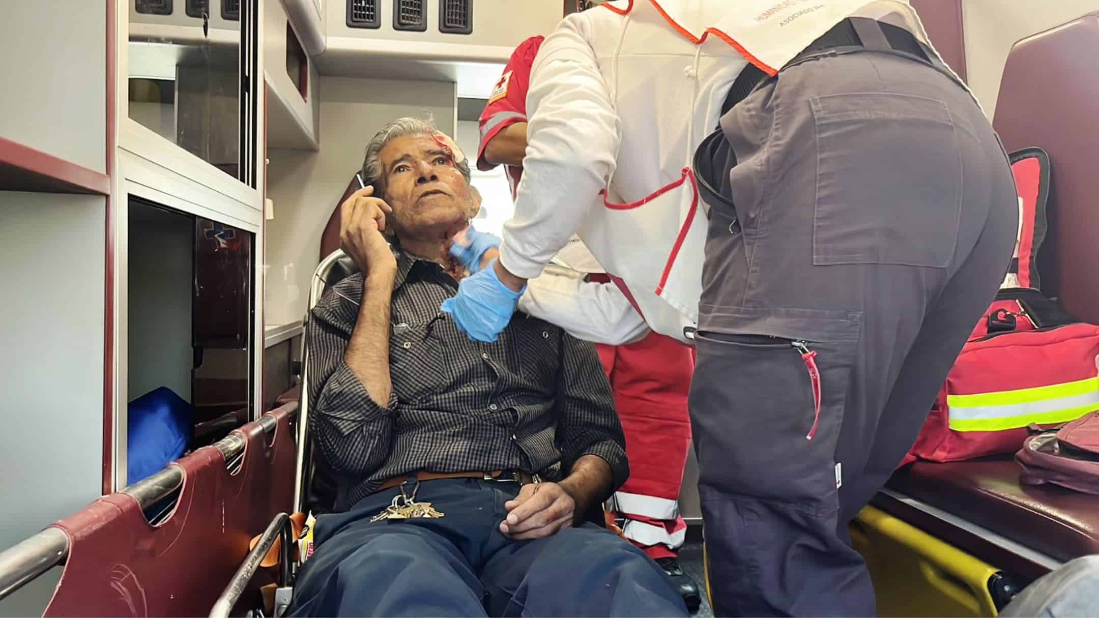 Adulto mayor lesionado tras atropello en el Centro de Saltillo