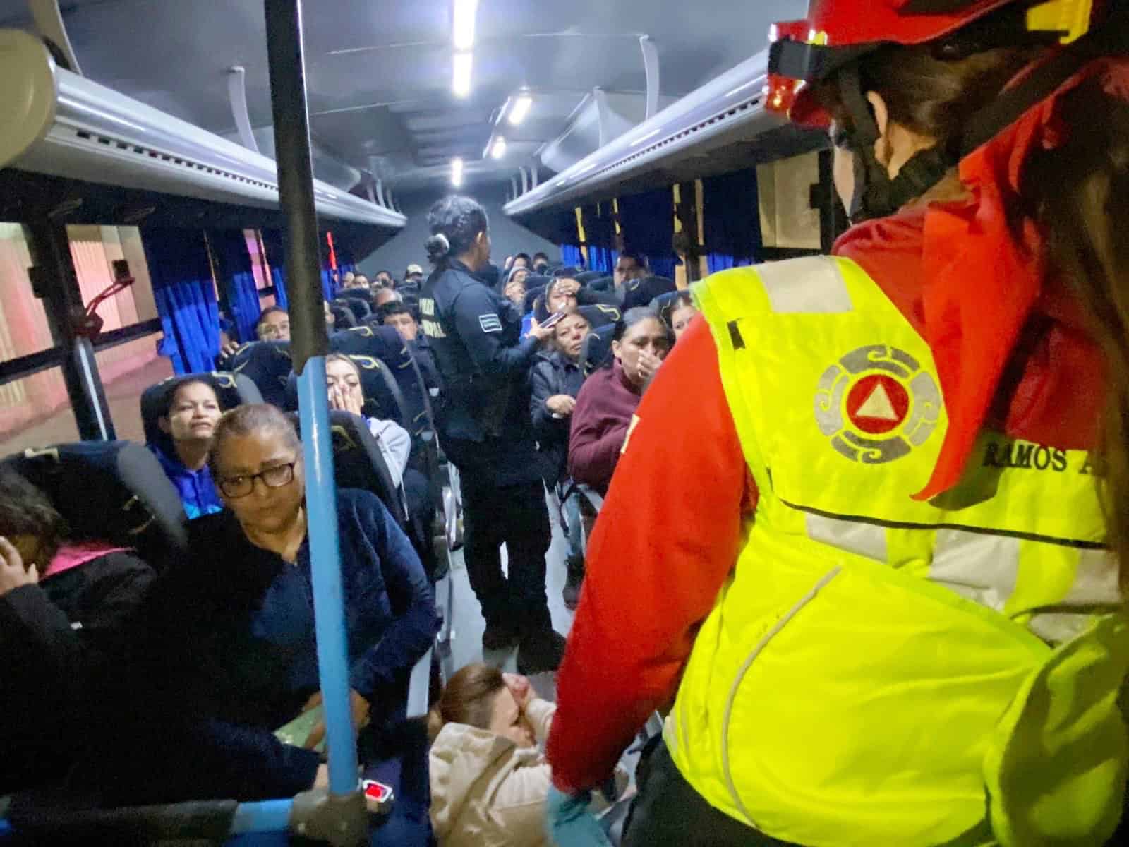 Camión de Settepi sufre accidente en Ramos Arizpe con 31 pasajeros a bordo