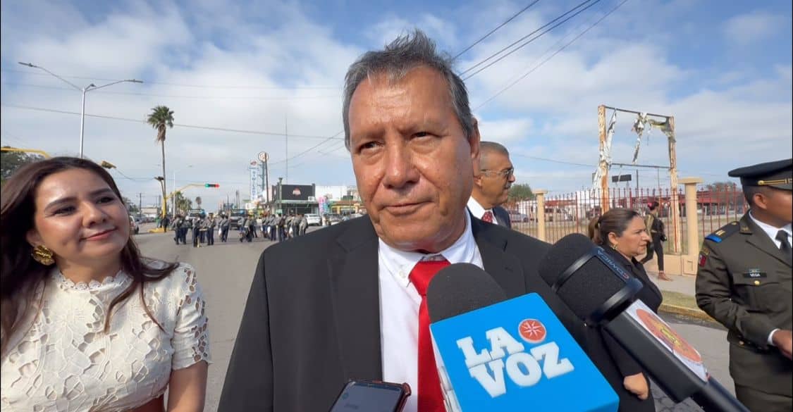 Alcalde de Nueva Rosita presenta proyecto de plaza comercial y cine que creará 600 empleos