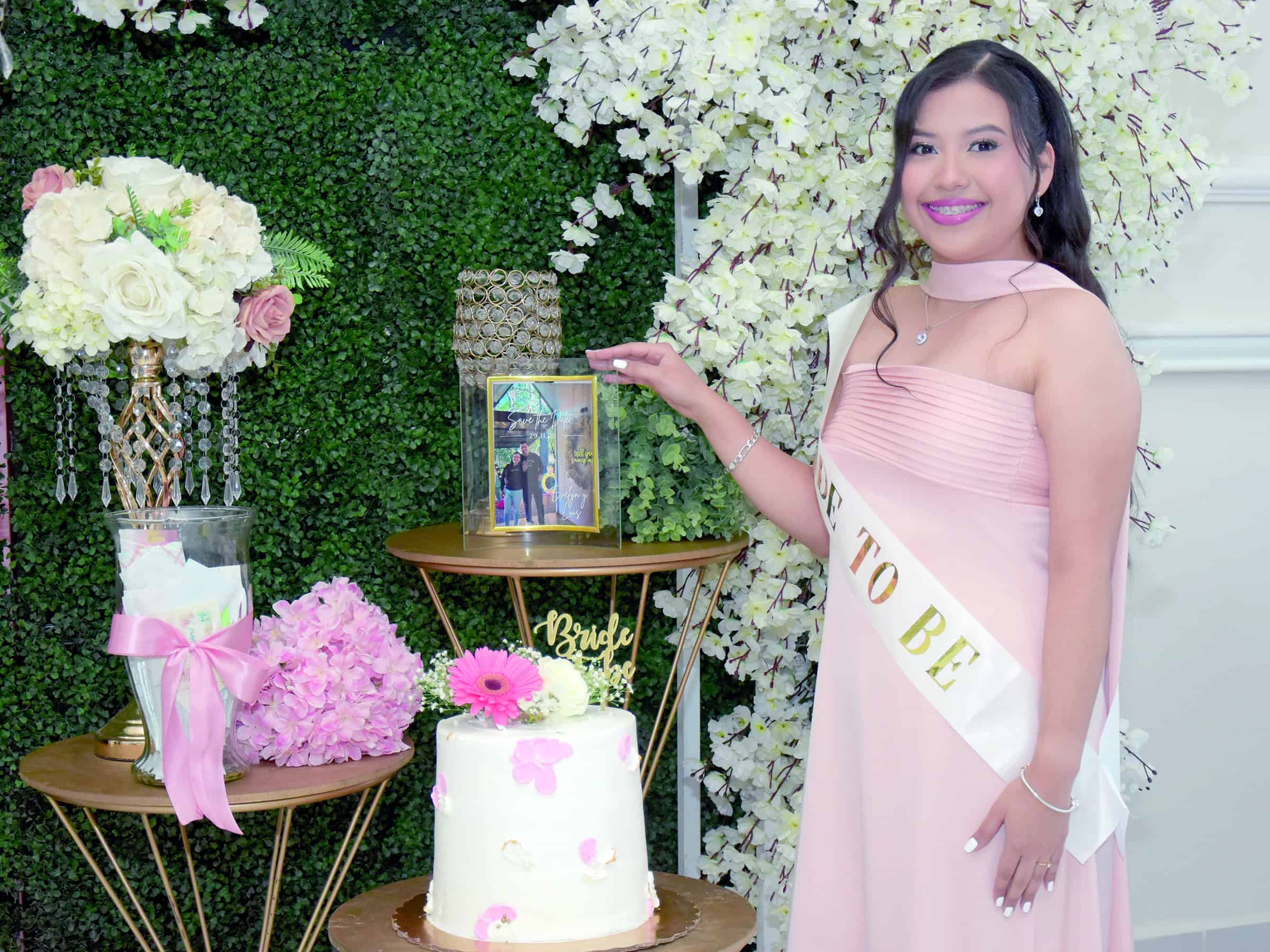 Evelyn Carrizales celebra su despedida de soltera en Monclova
