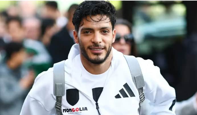 Raúl Jiménez asume el ataque del Fulham tras la lesión de Muniz