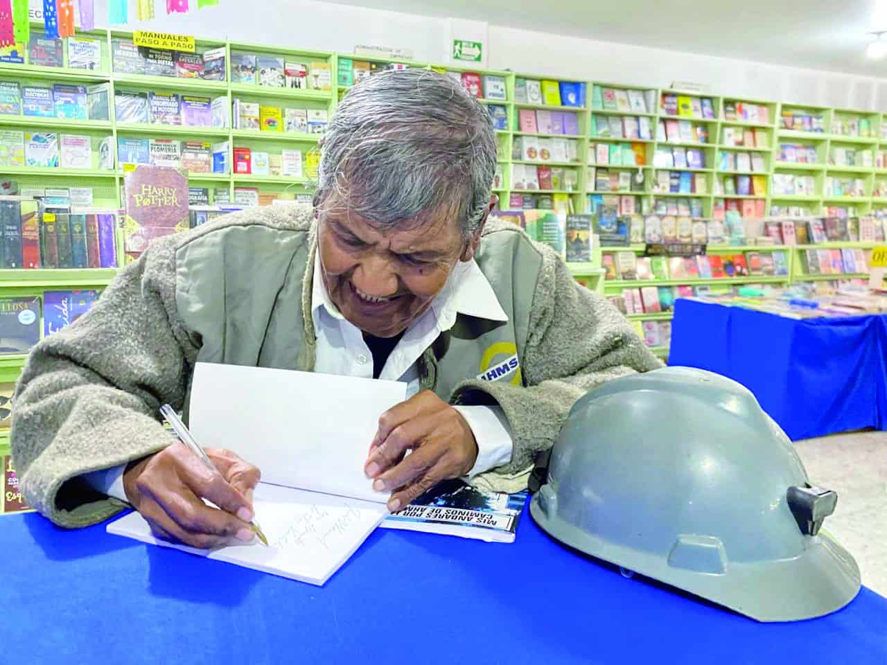 José Valentín García Galarza presenta su libro sobre AHMSA